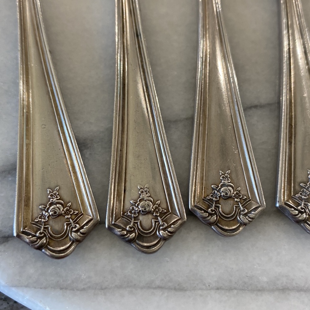 Antique Wm. Rogers Silver Butter Knife Set - 6-Piece! - Picture 2 of 5